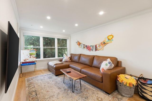 155 Adams Ave, Newton, MA 02458