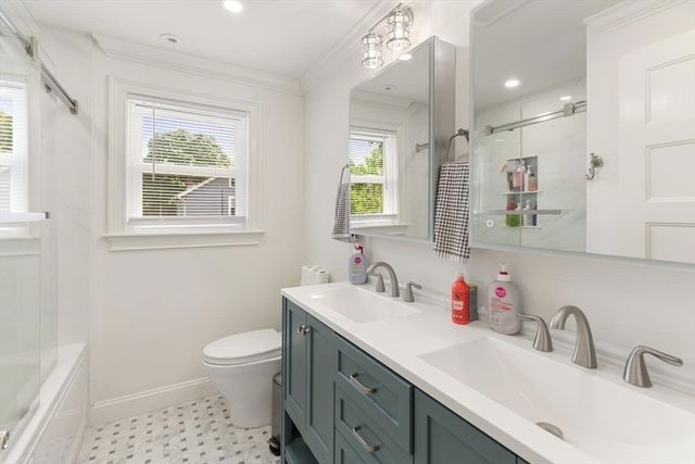 155 Adams Ave, Newton, MA 02458