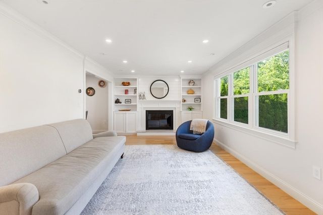 155 Adams Ave, Newton, MA 02458