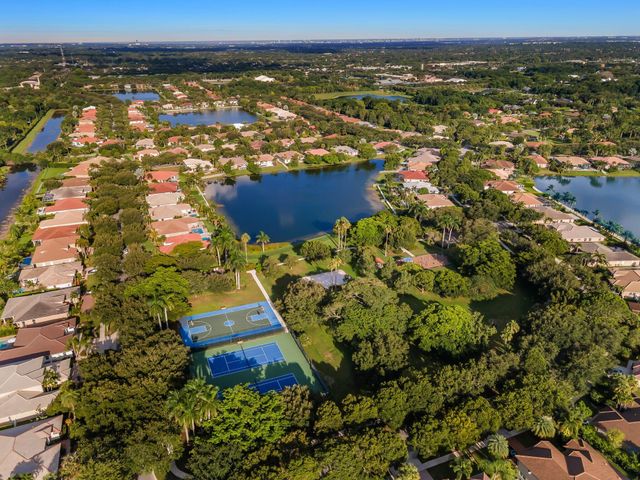 5057 COUNTRYBROOK Drive, Cooper City, FL 33330