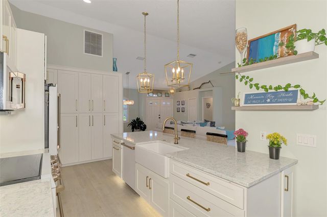 5832 CLEVELAND ROAD, Venice, FL 34293