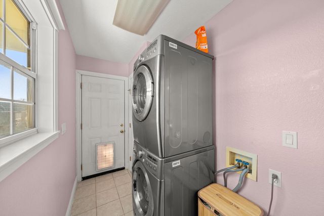 239 Fig St, Roseville, CA 95678