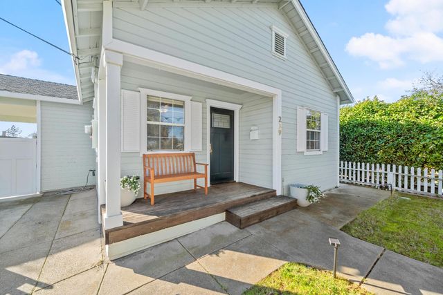 239 Fig St, Roseville, CA 95678