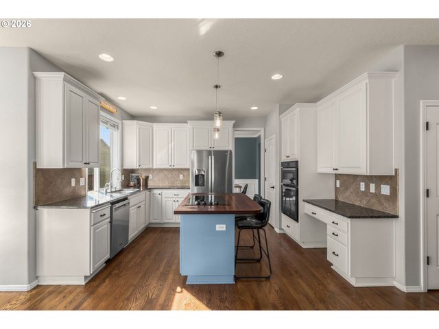 5476 Nw MEADOWLANDS Ter, Portland, OR 97229