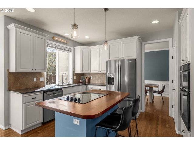 5476 Nw MEADOWLANDS Ter, Portland, OR 97229