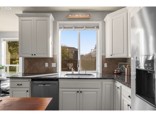 5476 Nw MEADOWLANDS Ter, Portland, OR 97229