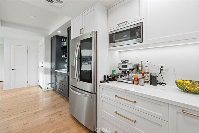 4230 Colfax 301, Studio City, CA 91604