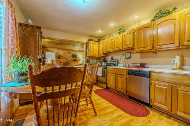 224 Lenz Drive, Kodak, TN 37764