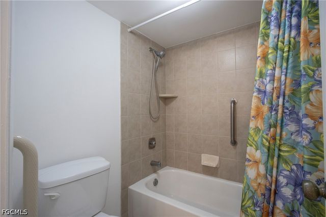 1083 Forest Lakes DR 206, Naples, FL 34105