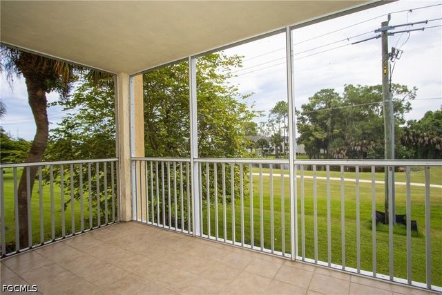 1083 Forest Lakes DR 206, Naples, FL 34105