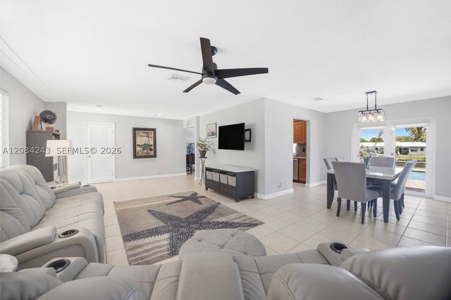 6121 SW 16th St, Plantation, FL 33317