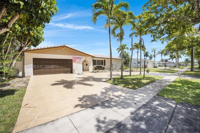 6121 SW 16th St, Plantation, FL 33317