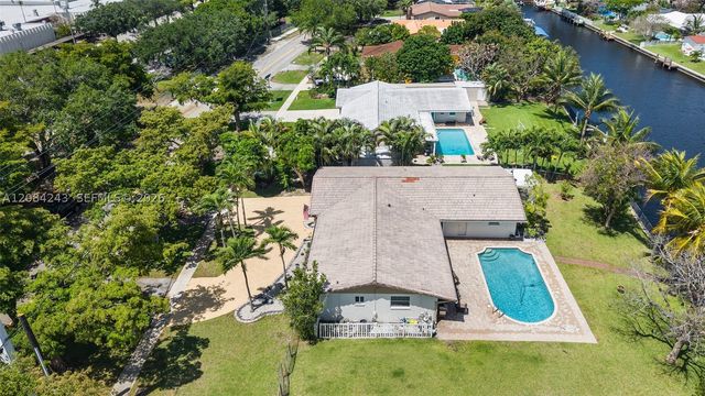 6121 SW 16th St, Plantation, FL 33317