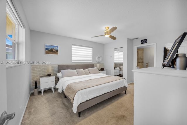 6121 SW 16th St, Plantation, FL 33317