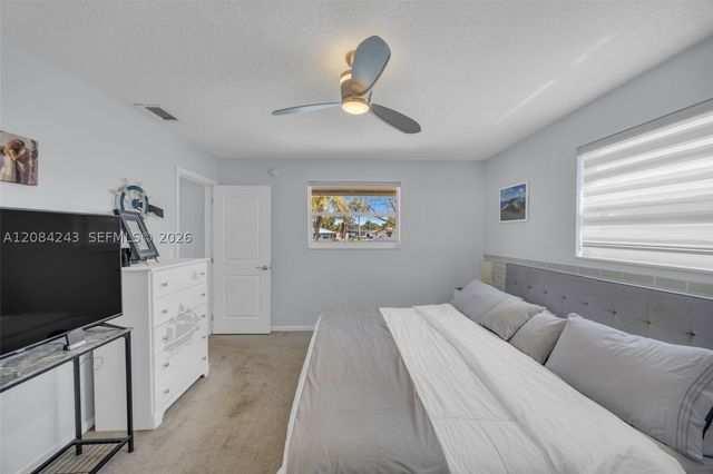 6121 SW 16th St, Plantation, FL 33317