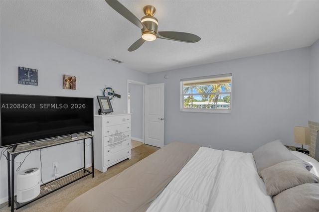 6121 SW 16th St, Plantation, FL 33317
