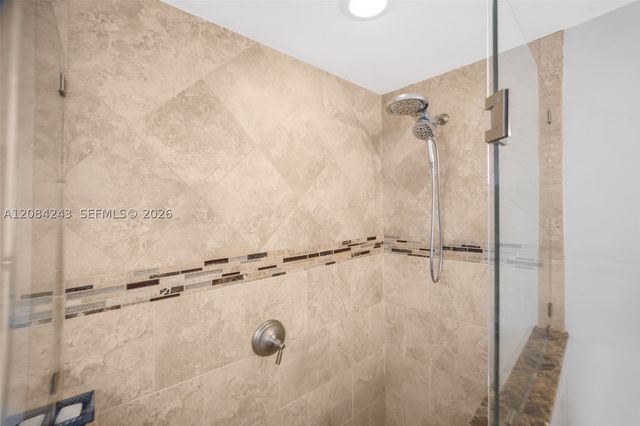 6121 SW 16th St, Plantation, FL 33317