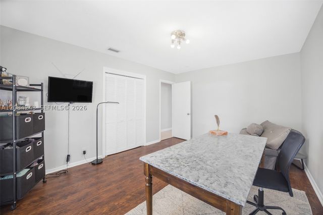 6121 SW 16th St, Plantation, FL 33317