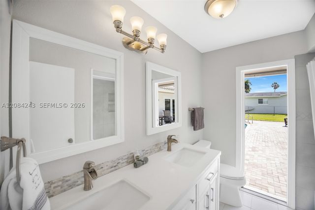 6121 SW 16th St, Plantation, FL 33317