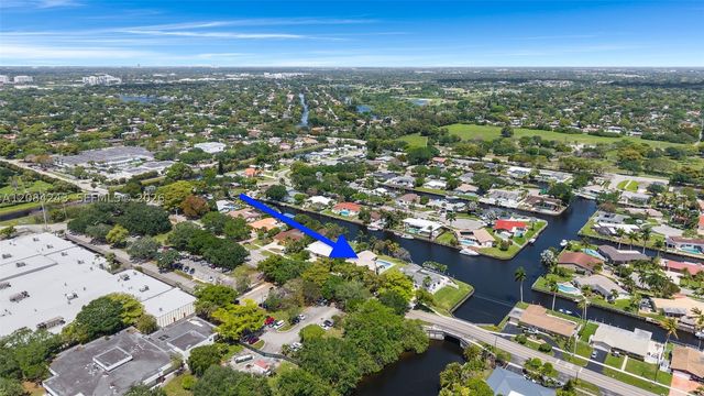 6121 SW 16th St, Plantation, FL 33317