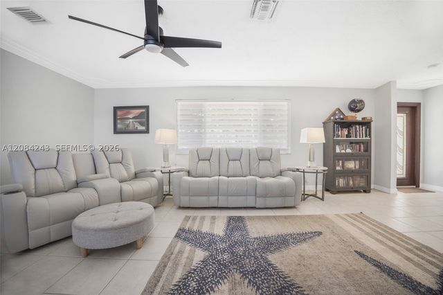 6121 SW 16th St, Plantation, FL 33317