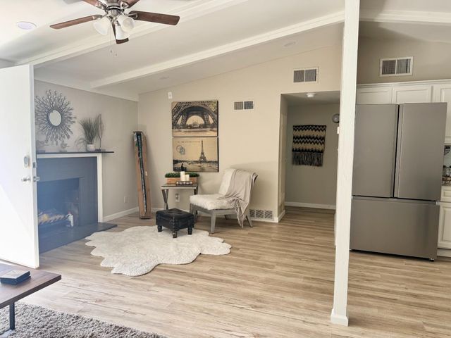 6015 N Alturas Ave, Stockton, CA 95207