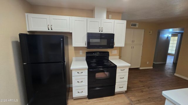 5128 W SURREY Avenue, Glendale, AZ 85304