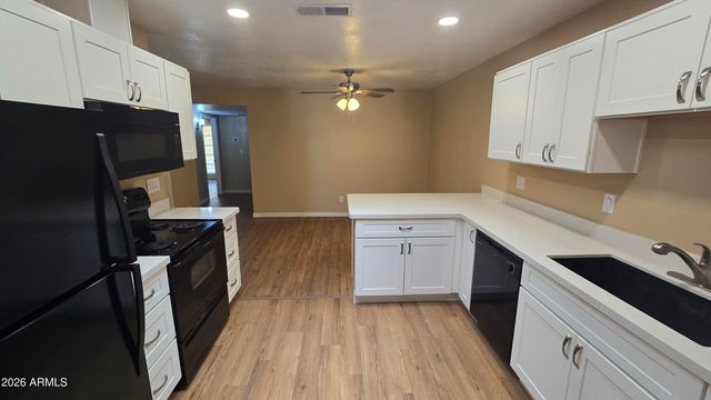 5128 W SURREY Avenue, Glendale, AZ 85304