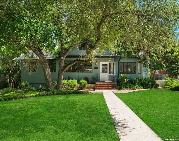 105 Zambrano, Terrell Hills, TX 78209