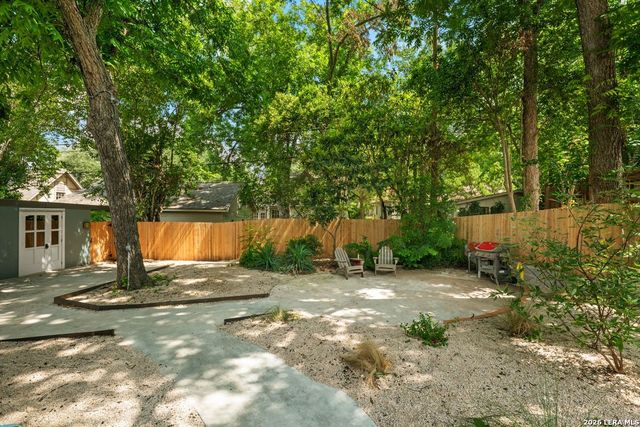 105 Zambrano, Terrell Hills, TX 78209