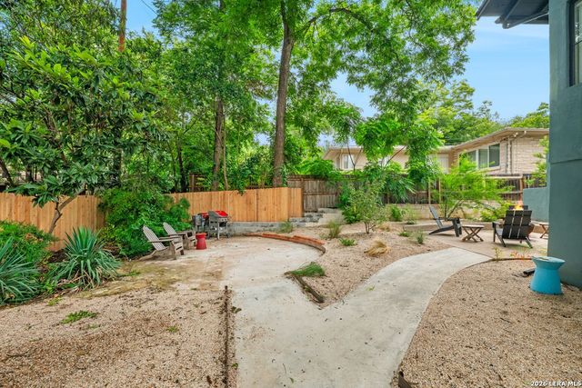 105 Zambrano, Terrell Hills, TX 78209