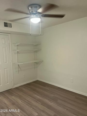 532 S MESA Drive B, Mesa, AZ 85210