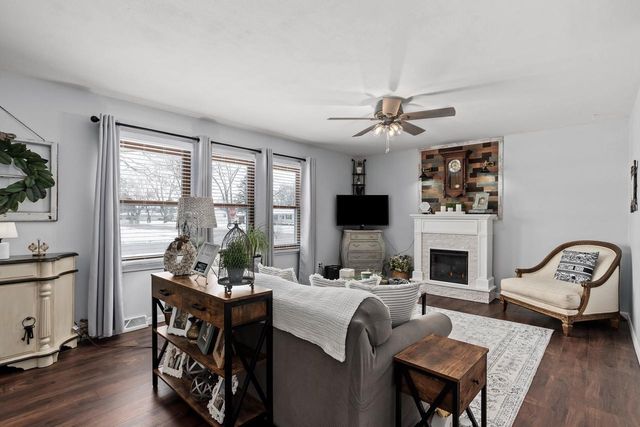 2003 N Lexington Drive, Janesville, WI 53545