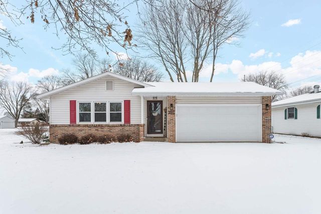 2003 N Lexington Drive, Janesville, WI 53545