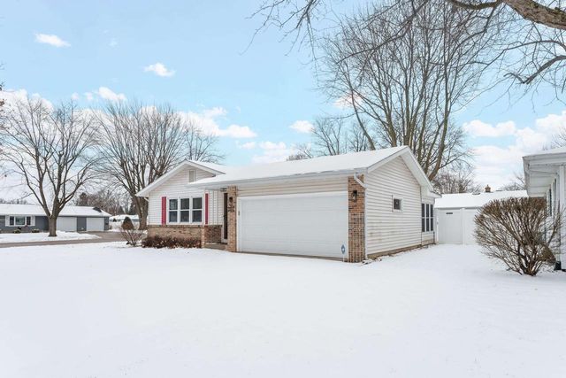 2003 N Lexington Drive, Janesville, WI 53545