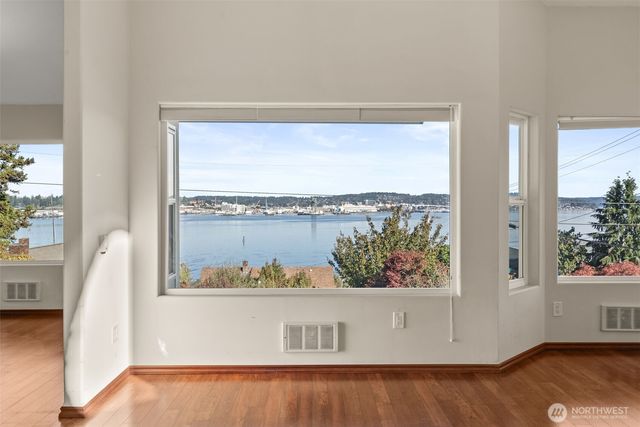 204 Rockwell Avenue, Port Orchard, WA 98366