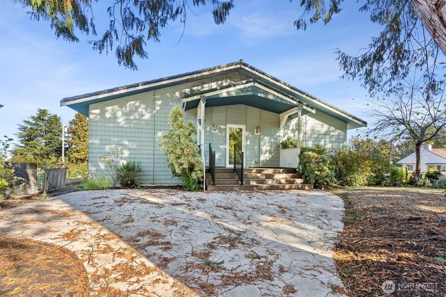 204 Rockwell Avenue, Port Orchard, WA 98366