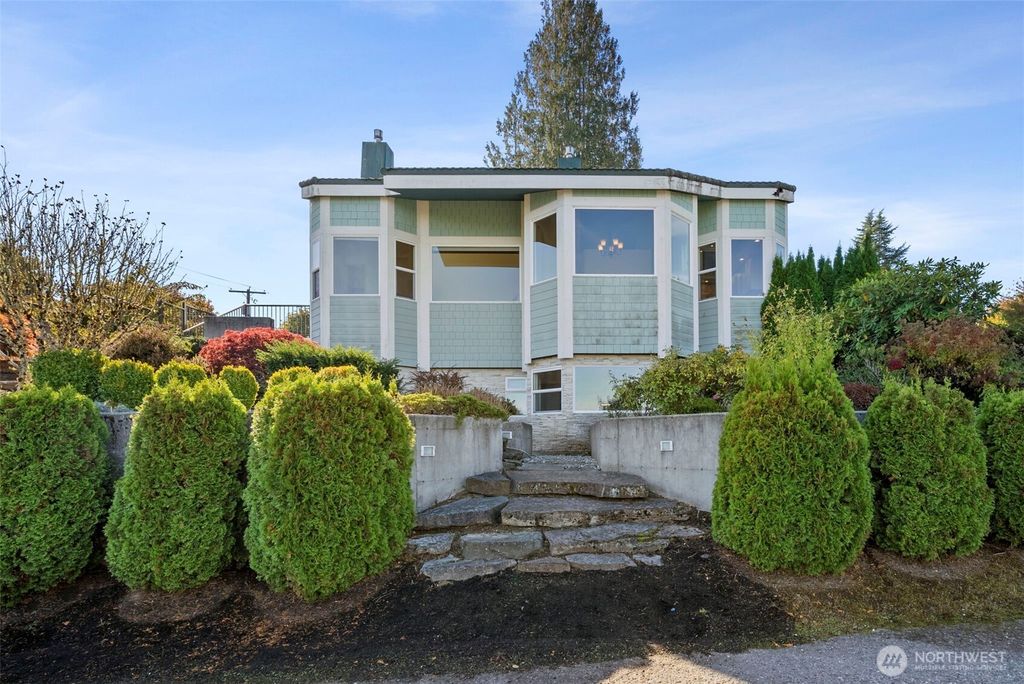 204 Rockwell Avenue, Port Orchard, WA 98366