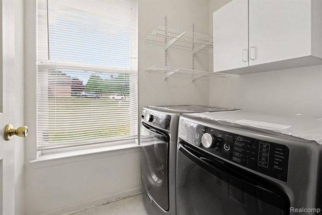 9889 High Meadow Drive, Ypsilanti, MI 48198
