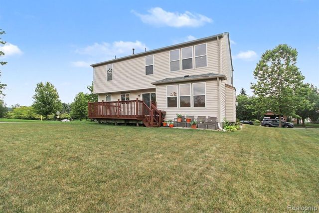 9889 High Meadow Drive, Ypsilanti, MI 48198