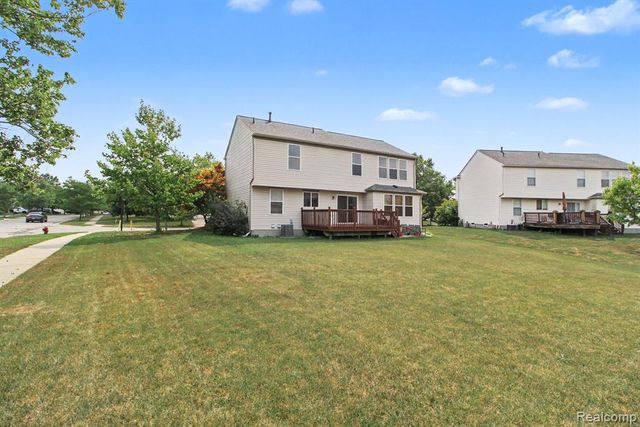 9889 High Meadow Drive, Ypsilanti, MI 48198