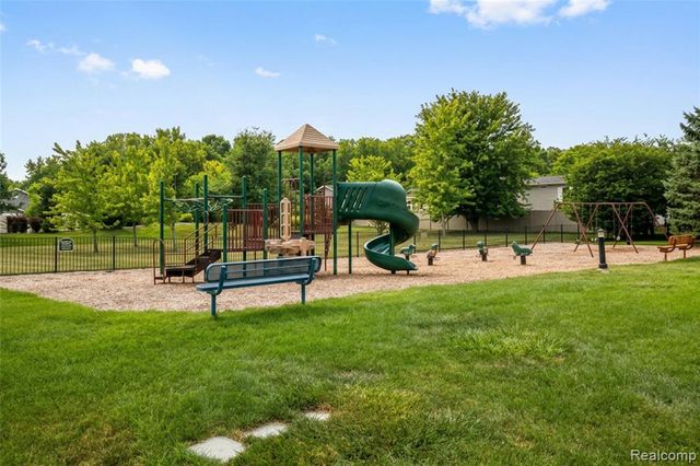 9889 High Meadow Drive, Ypsilanti, MI 48198