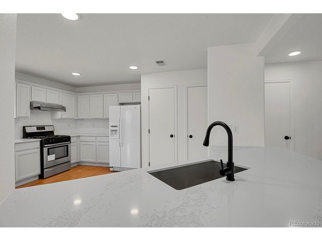 5530 S Quemoy Cir, Aurora, CO 80015
