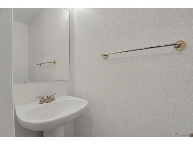 5530 S Quemoy Cir, Aurora, CO 80015