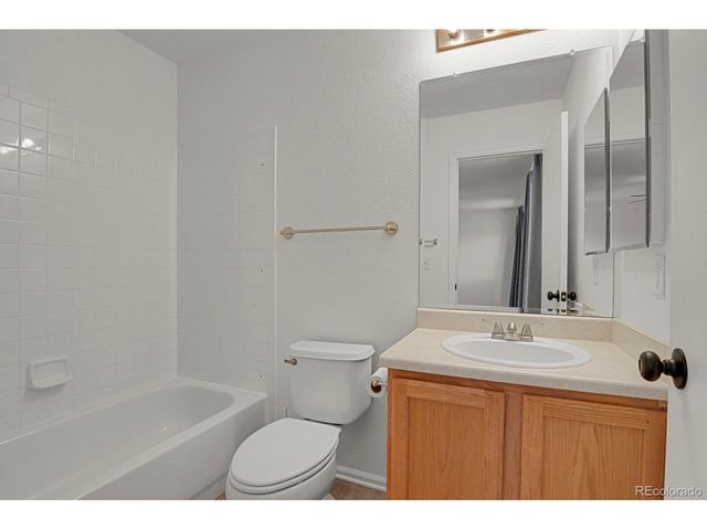 5530 S Quemoy Cir, Aurora, CO 80015