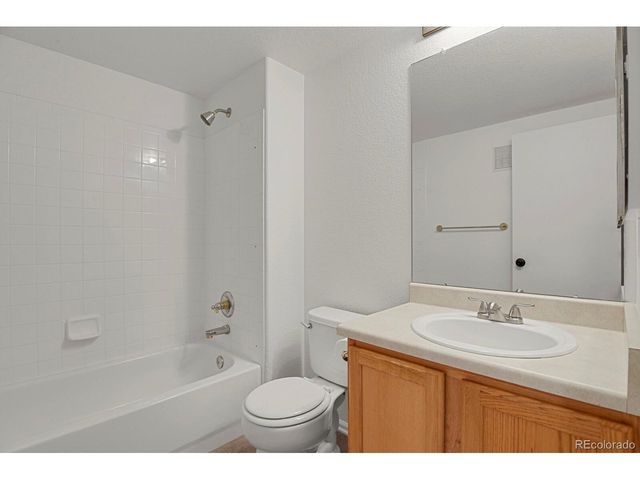 5530 S Quemoy Cir, Aurora, CO 80015