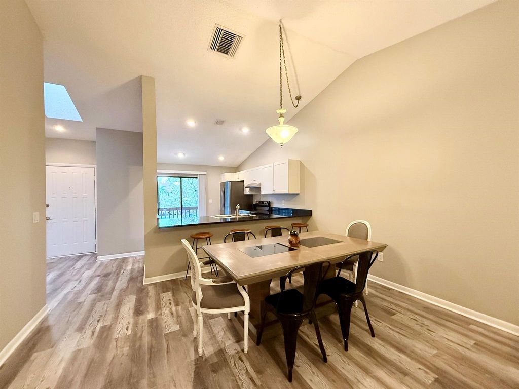Image 5 of property listing at 12969 Pennypacker Trail 15, Wellington, FL 33414