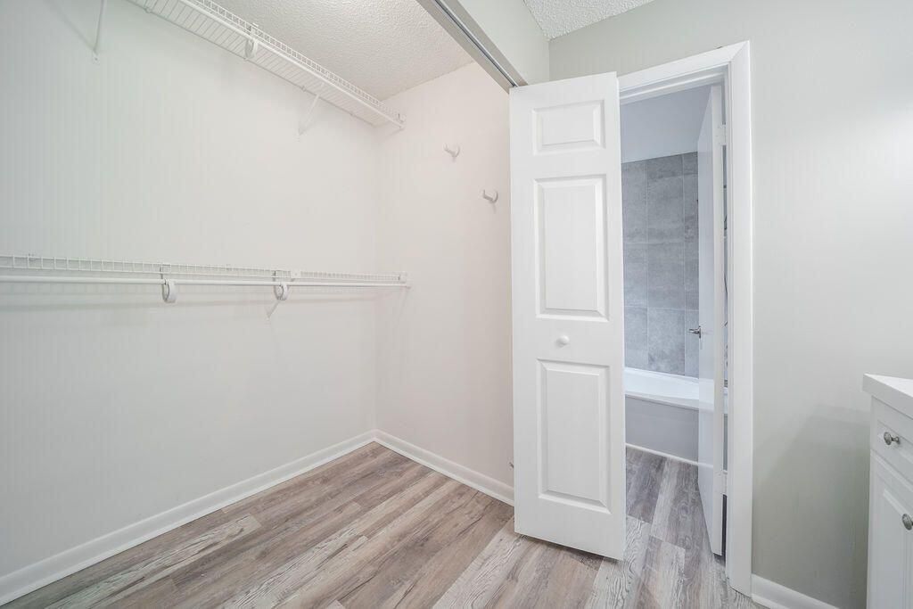 Image 8 of property listing at 12969 Pennypacker Trail 15, Wellington, FL 33414