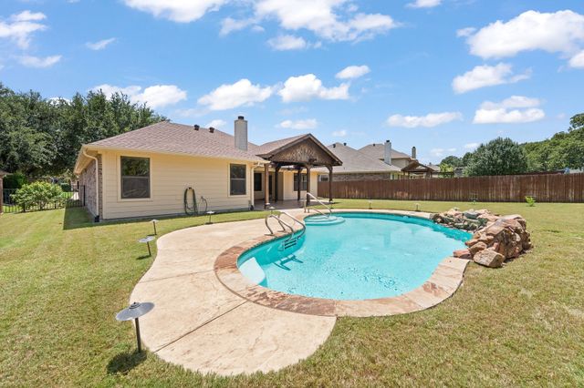 1058 Saint Andrews Drive, Burleson, TX 76028