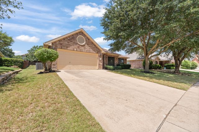 1058 Saint Andrews Drive, Burleson, TX 76028